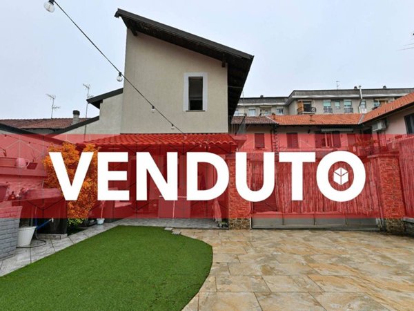 casa indipendente in vendita a Legnano
