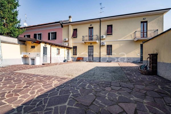 casa indipendente in vendita a Legnano
