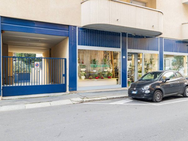 negozio in vendita a Legnano