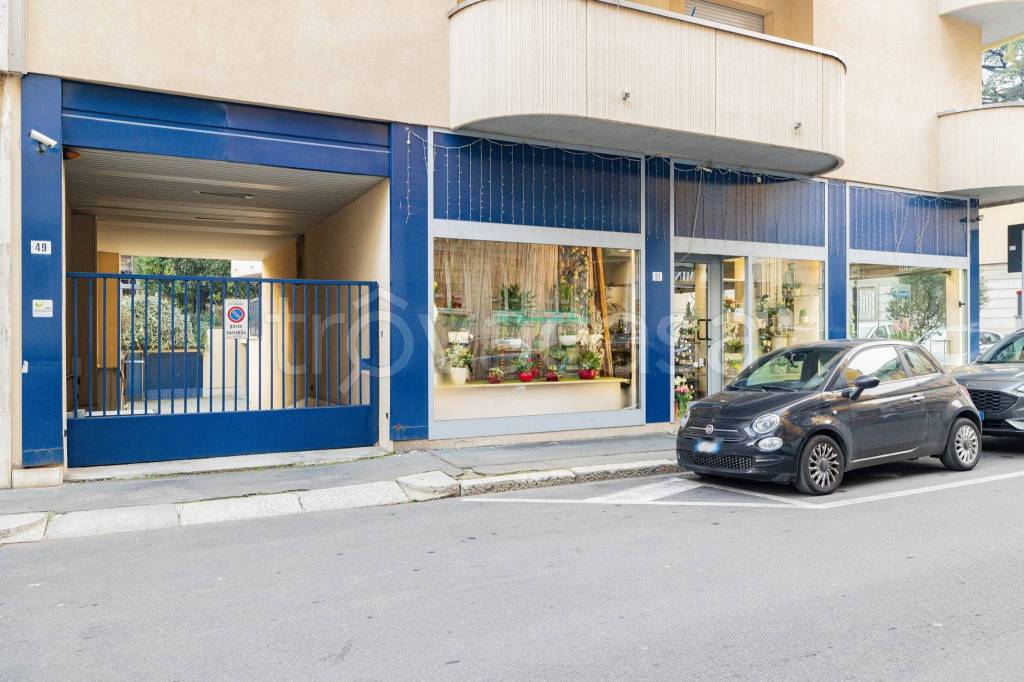negozio in vendita a Legnano