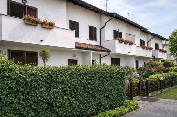 casa indipendente in vendita a Legnano