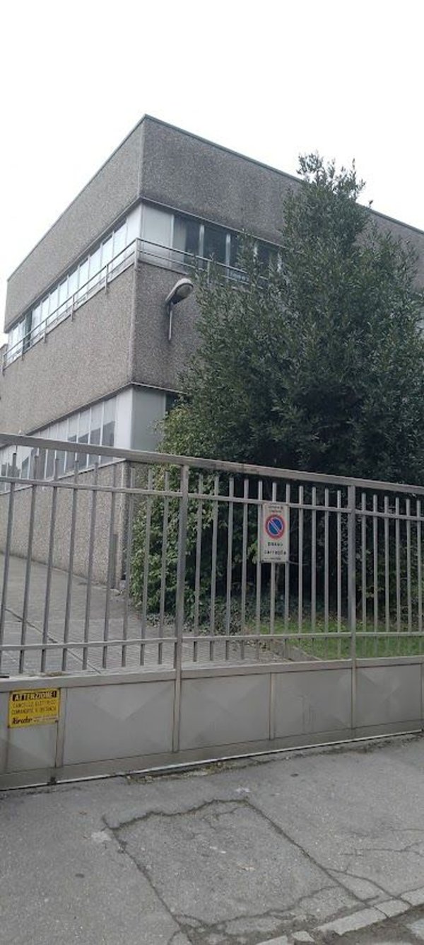 capannone in vendita a Legnano