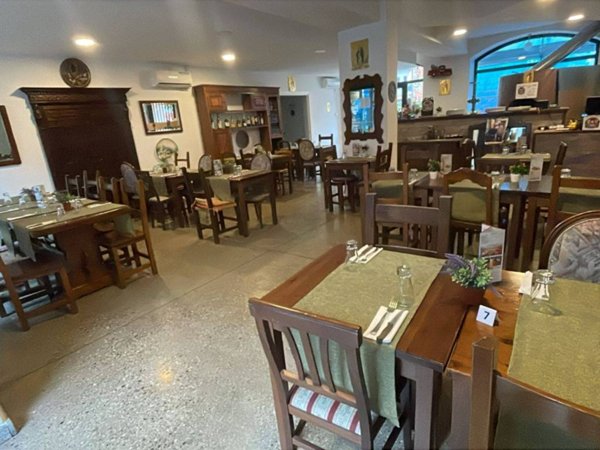 negozio in vendita a Legnano