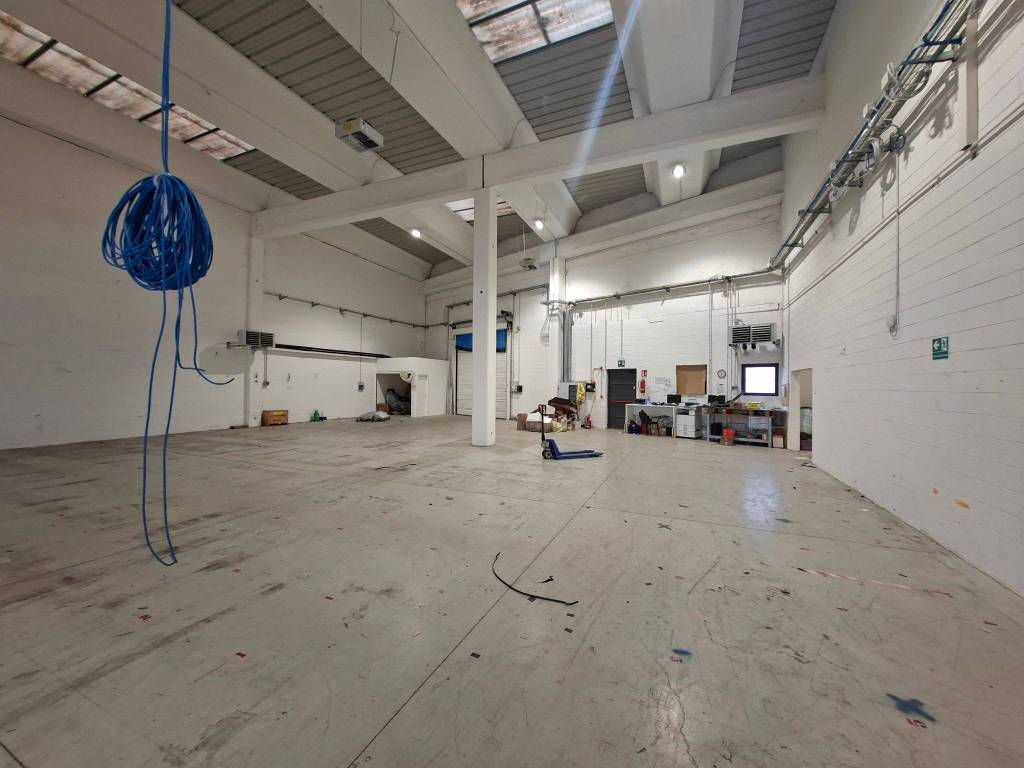 casa indipendente in vendita a Legnano