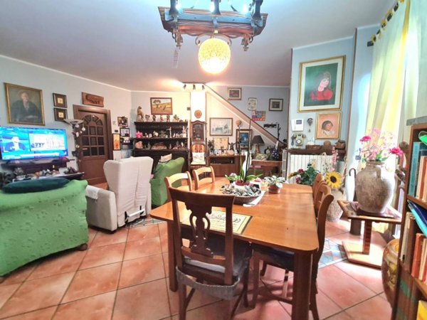 casa indipendente in vendita a Legnano