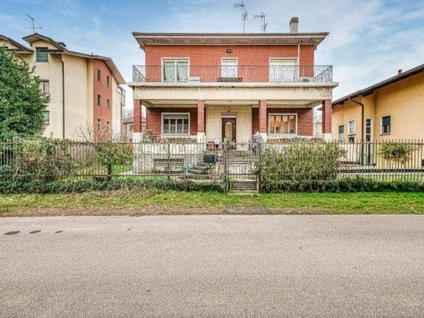 casa indipendente in vendita a Legnano