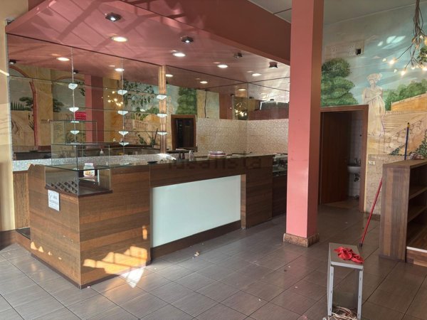 negozio in vendita a Legnano