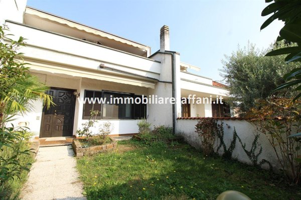 casa indipendente in vendita a Legnano