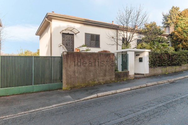 casa indipendente in vendita a Legnano
