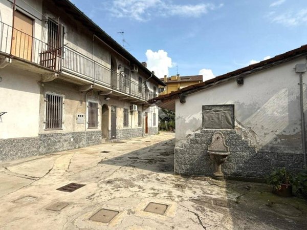 casa indipendente in vendita a Legnano