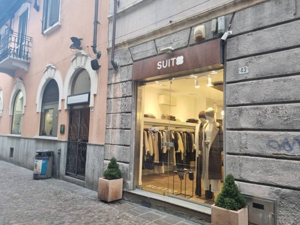 negozio in vendita a Legnano