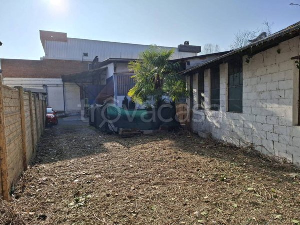 casa indipendente in vendita a Legnano