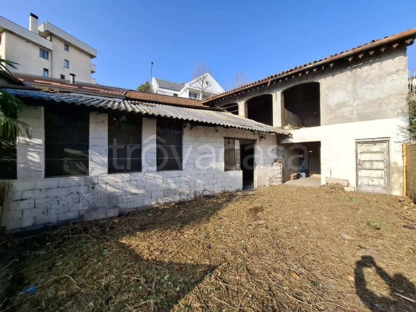 casa indipendente in vendita a Legnano