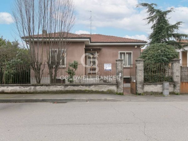casa indipendente in vendita a Legnano