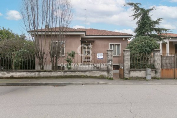 casa indipendente in vendita a Legnano