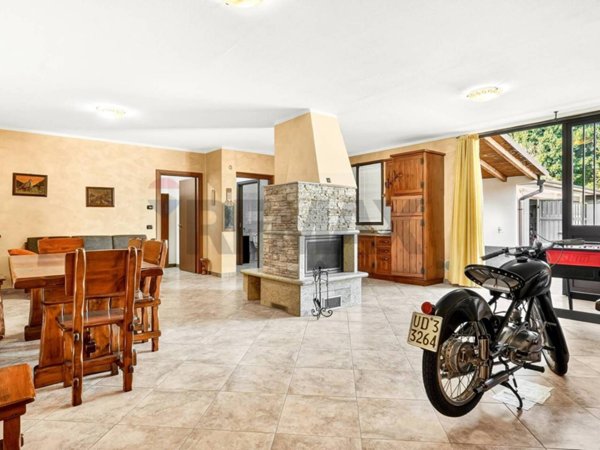 casa indipendente in vendita a Legnano