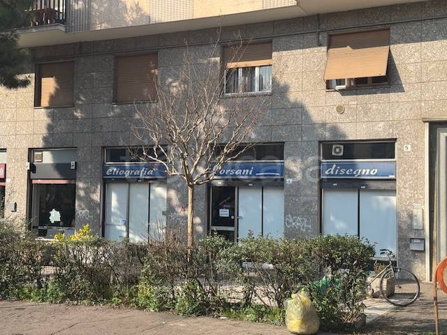 negozio in vendita a Legnano