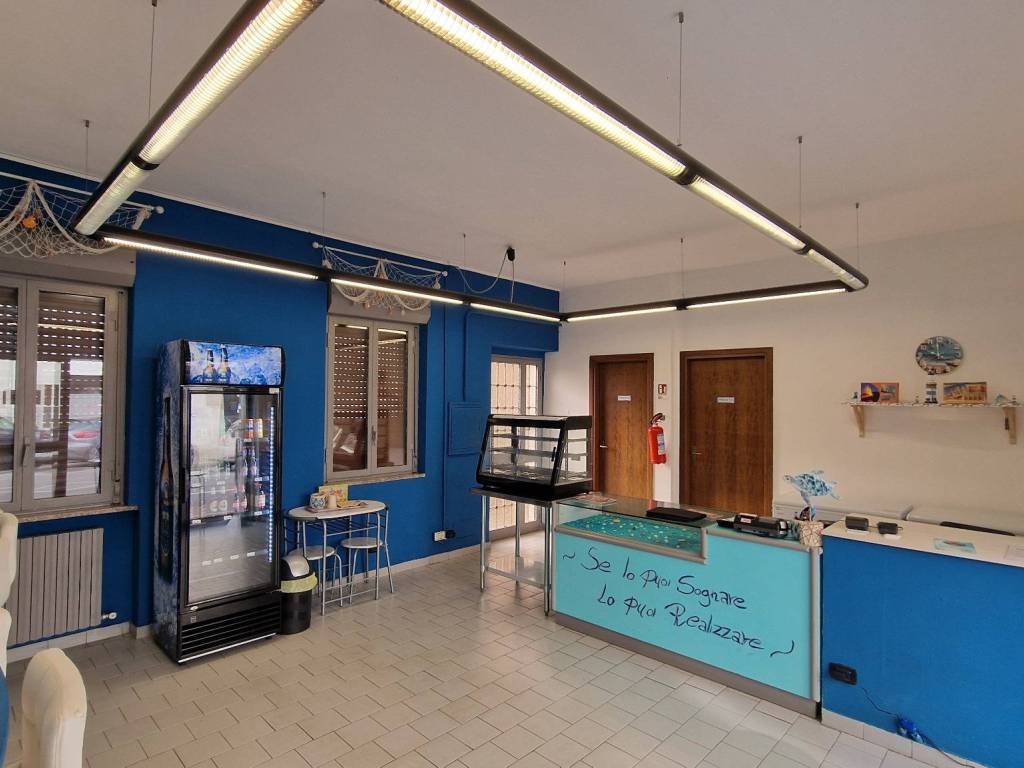 negozio in vendita a Legnano