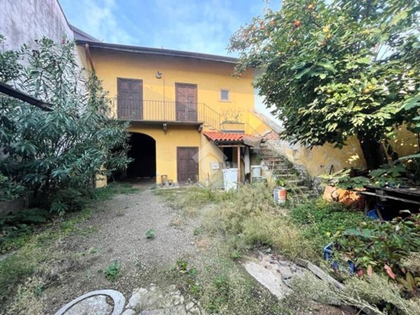 casa indipendente in vendita a Legnano
