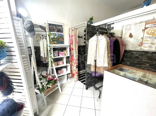 negozio in vendita a Legnano