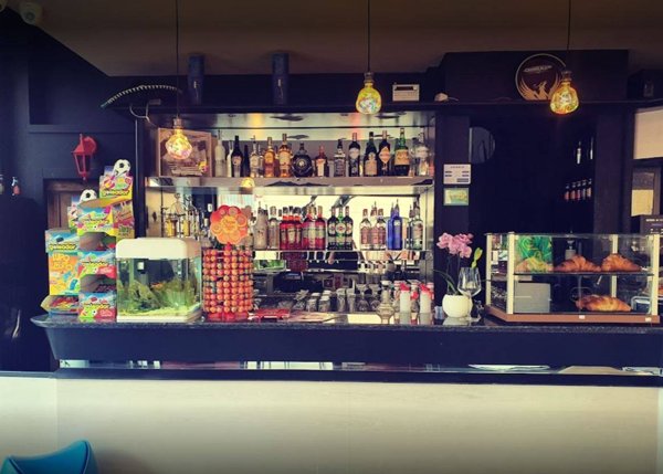 negozio in vendita a Legnano