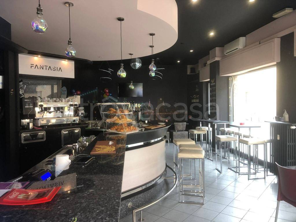 negozio in vendita a Legnano