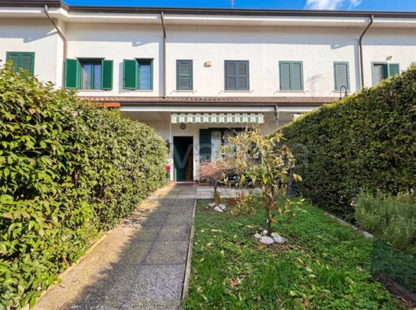 casa indipendente in vendita a Legnano