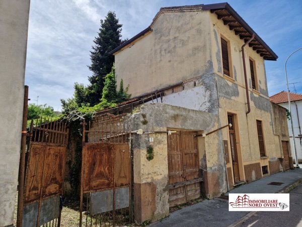 casa indipendente in vendita a Legnano