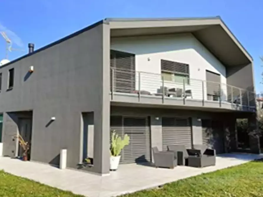 casa indipendente in vendita a Legnano