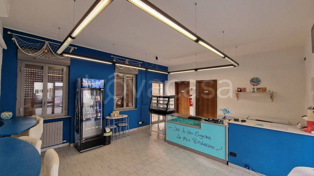 negozio in vendita a Legnano