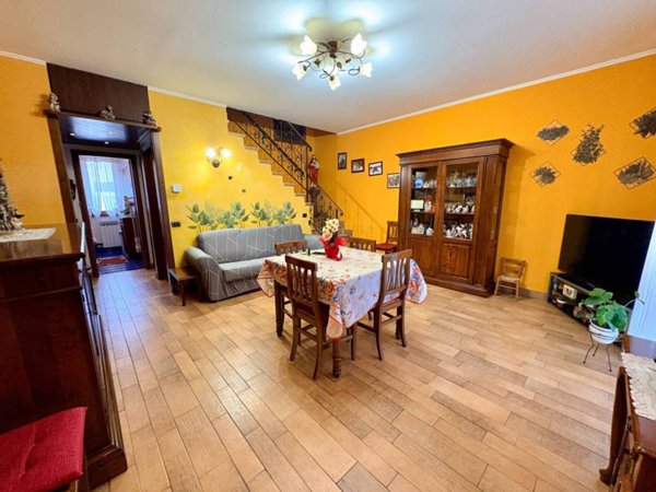 casa indipendente in vendita a Legnano
