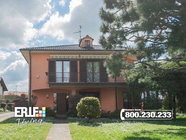 casa indipendente in vendita a Legnano