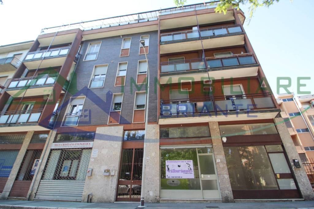negozio in vendita a Legnano