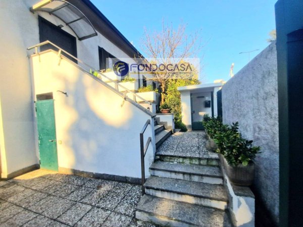 casa indipendente in vendita a Legnano