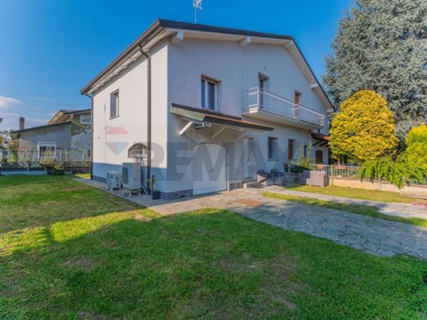 casa indipendente in vendita a Legnano