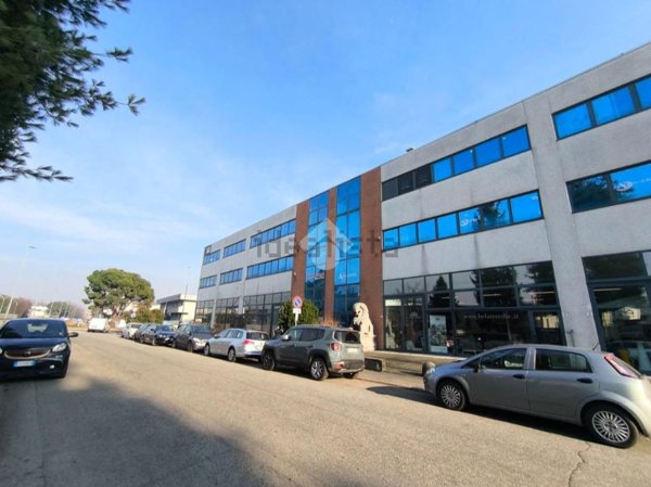ufficio in vendita a Legnano
