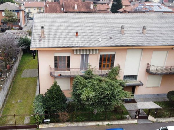 casa indipendente in vendita a Legnano