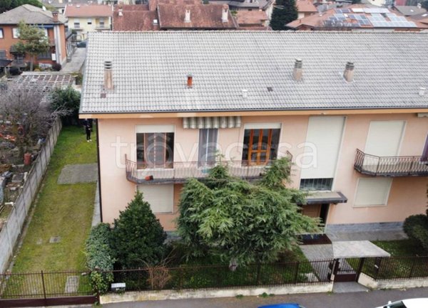 casa indipendente in vendita a Legnano