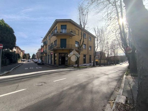 negozio in vendita a Legnano