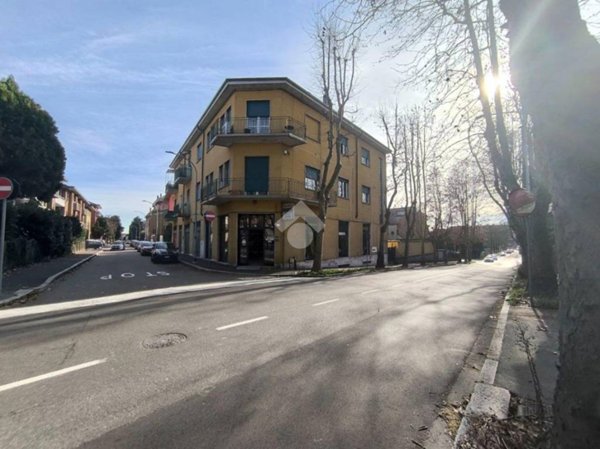negozio in vendita a Legnano