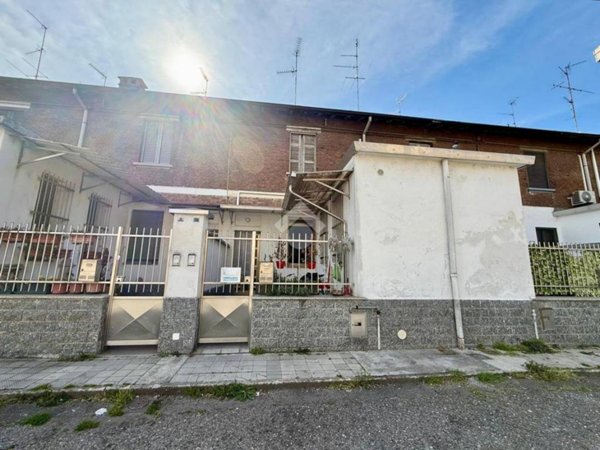 casa indipendente in vendita a Legnano