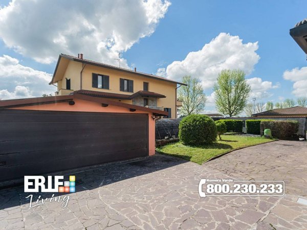 casa indipendente in vendita a Legnano