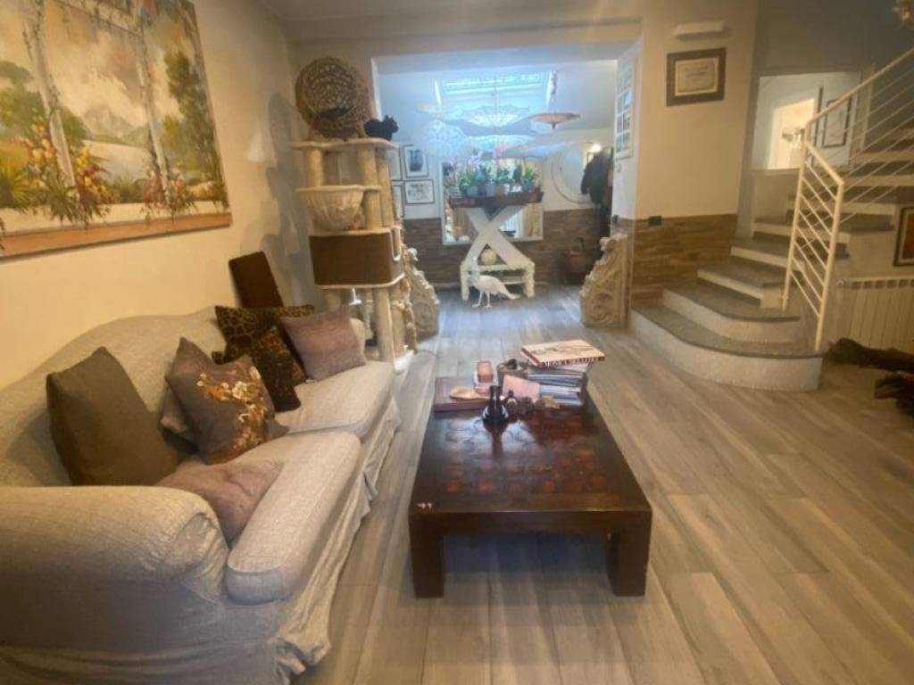 casa indipendente in vendita a Legnano