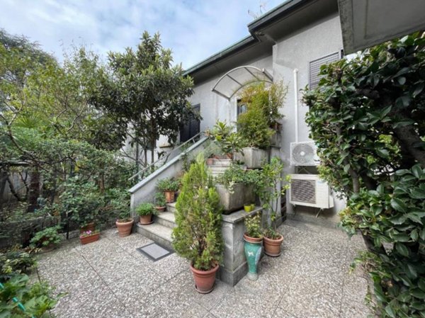 casa indipendente in vendita a Legnano