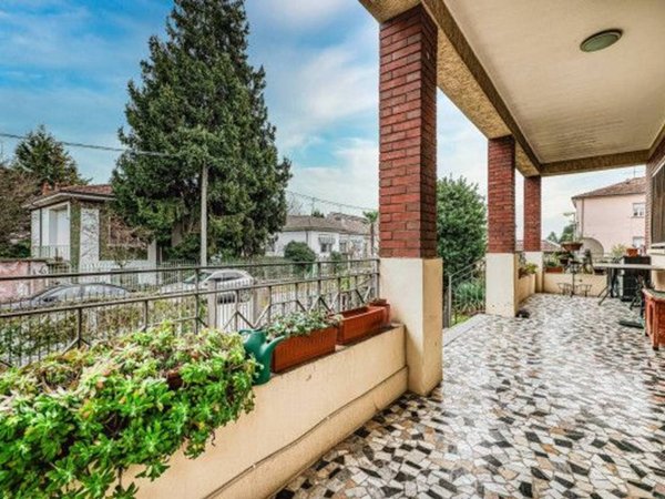 casa indipendente in vendita a Legnano