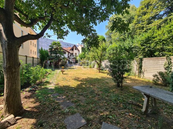 casa indipendente in vendita a Legnano