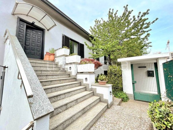 casa indipendente in vendita a Legnano