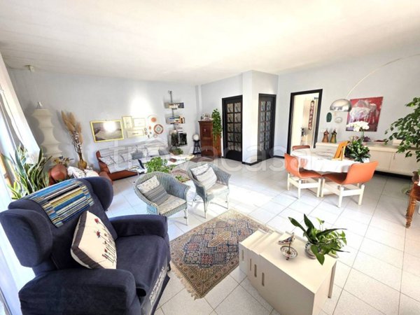 casa indipendente in vendita a Legnano