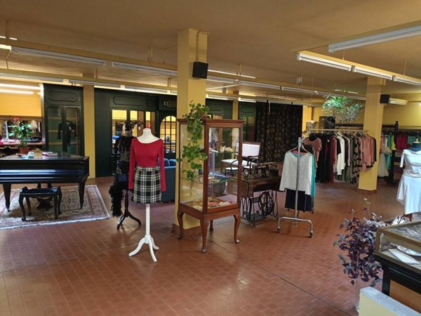 locale commerciale in vendita a Legnano