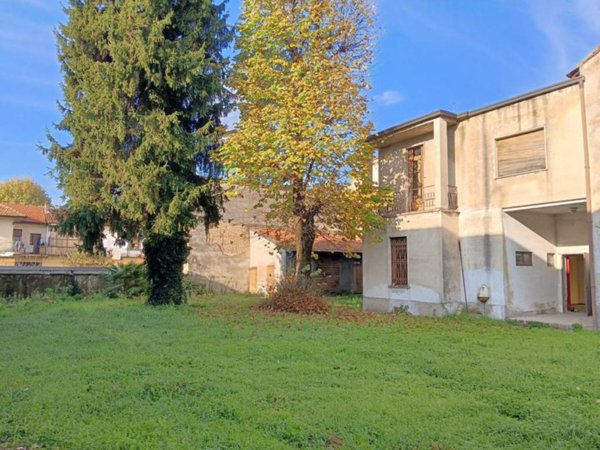 casa indipendente in vendita a Legnano